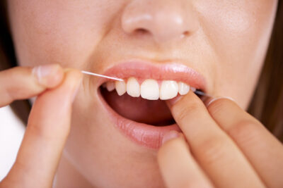 flossing teeth to prevent gum disease